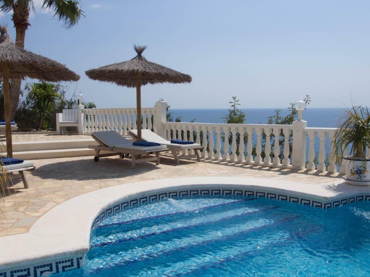 Frontline Villa, Five Star Deluxe El Campello Luaran gambar