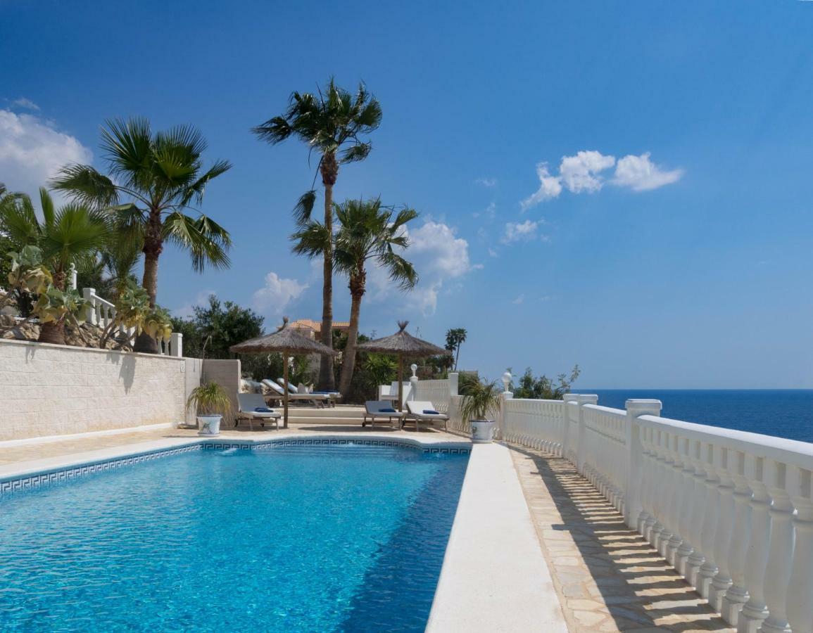 Frontline Villa, Five Star Deluxe El Campello Luaran gambar