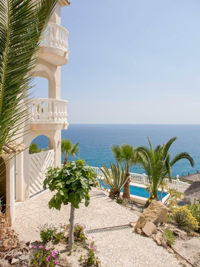 Frontline Villa, Five Star Deluxe El Campello Luaran gambar